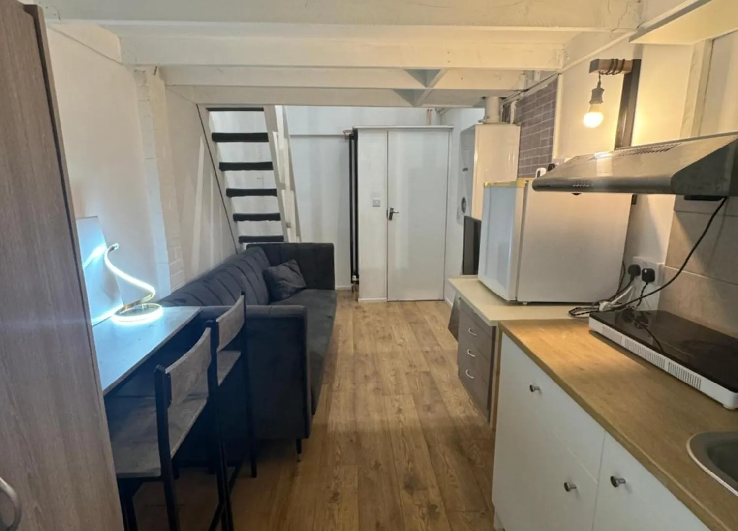Duplex Studio 3 Minute Drive From Luton Airport Apartment Luton (Bedfordshire)